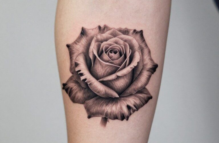 Realistic Rose Tattoos: Style Guide